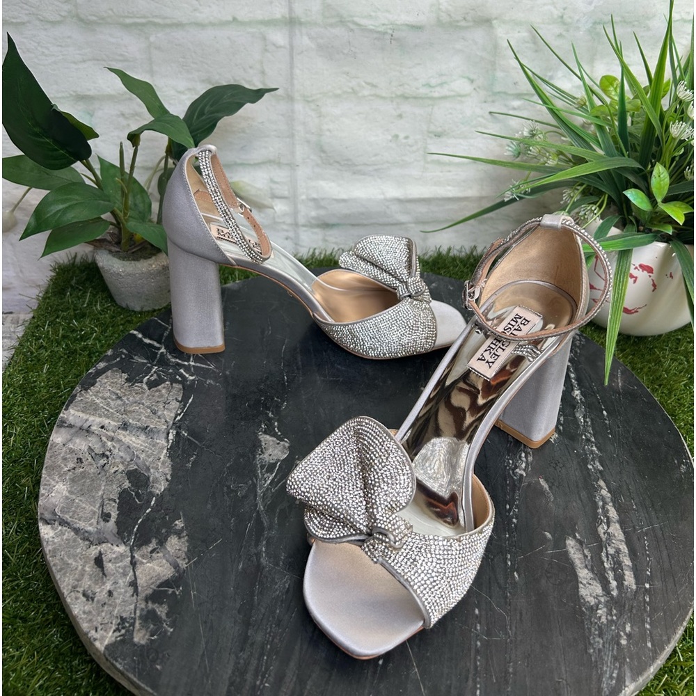 BADGLEY MISCHKA Poppy Rhinestone Bejeweled Block Heel Silver 7.5 - Picture 7 of 13